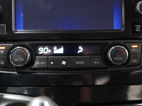 Used 2023 Nissan Maxima SV w/ Floor Mat Group image 29