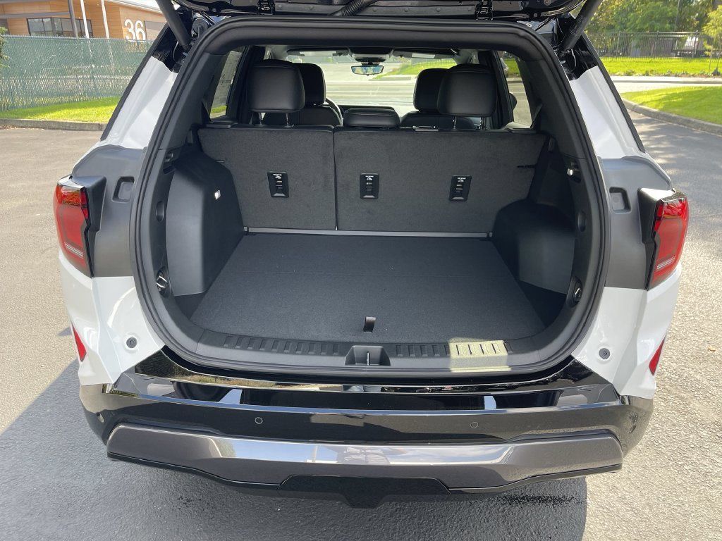 New 2027 GMC Terrain AT4 w/ Technology Package II AWD/4WD image 25