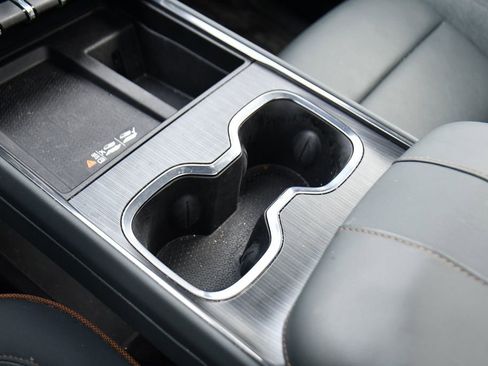 Used 2024 GMC Acadia AT4 w/ Luxury Package image 34