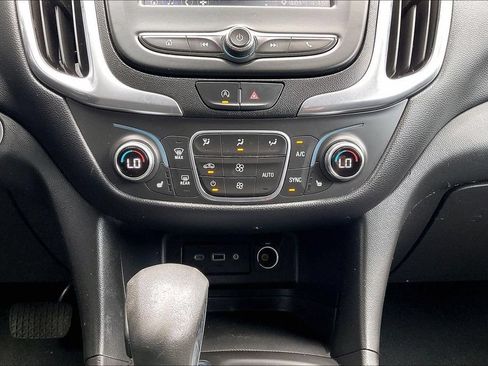 Used 2022 Chevrolet Equinox LT FWD image 32