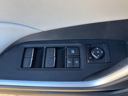 Used 2025 Toyota RAV4 XLE Premium image 24