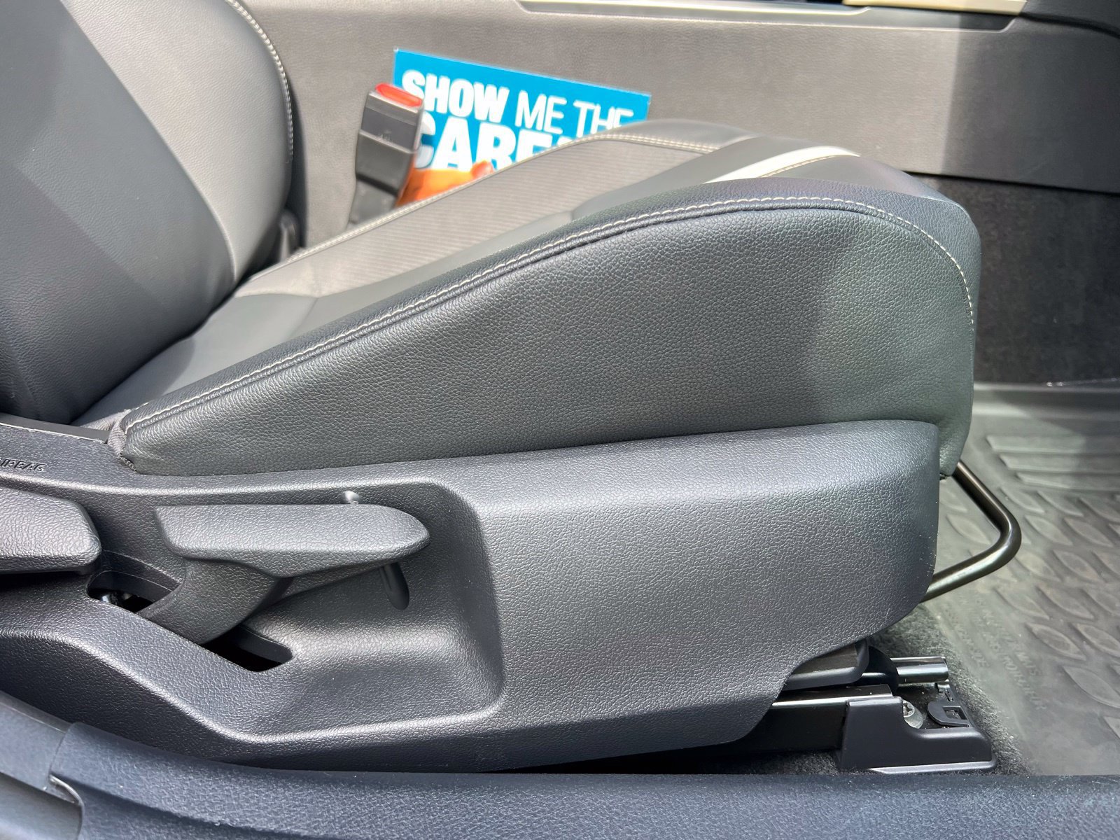 Used 2025 Toyota Camry SE FWD image 47