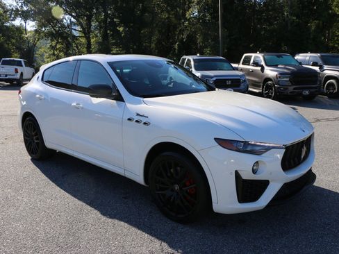 Used 2022 Maserati Levante Modena AWD/4WD image 10