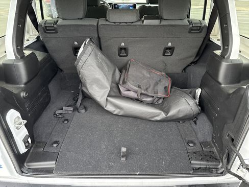 Used 2024 Jeep Wrangler Willys image 5