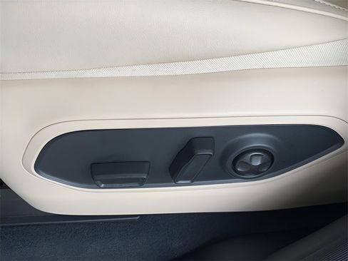 Used 2025 Jeep Grand Cherokee Limited image 31