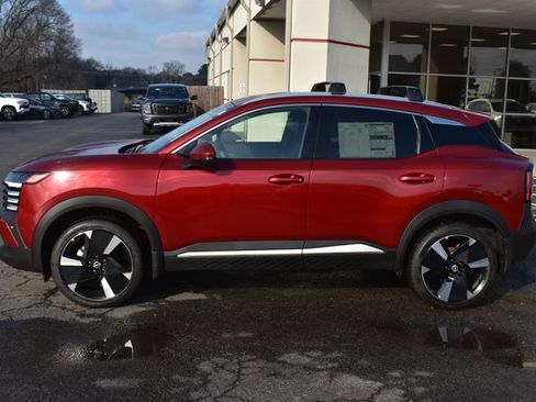 Used 2025 Nissan Kicks SR image 10