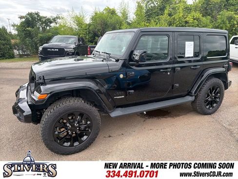 Used 2021 Jeep Wrangler Unlimited Sahara AWD/4WD image 5
