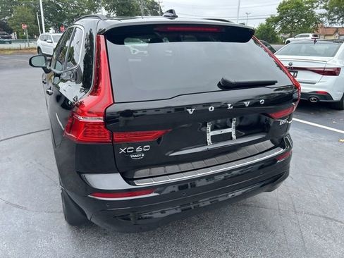 Used 2022 Volvo XC60 B5 Momentum w/ Climate Package image 5