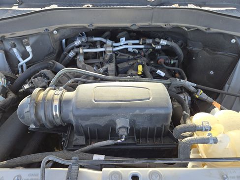 Used 2022 Ford Explorer XLT w/ Equipment Group 202A image 30