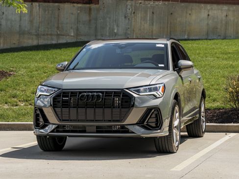 Used 2025 Audi Q3 2.0T Premium w/ Convenience Package AWD/4WD image 7