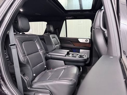 Used 2019 Lincoln Navigator Reserve AWD/4WD image 47