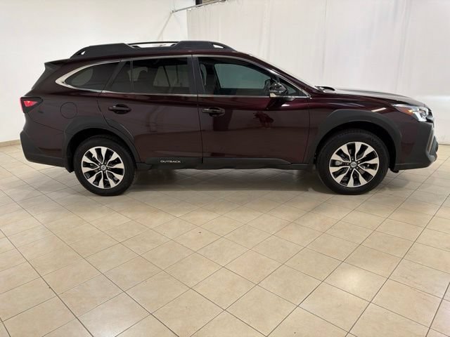 Used 2025 Subaru Outback Limited AWD/4WD image 7