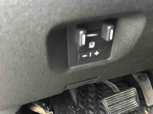 Used 2009 GMC Sierra 2500 SLT w/ Entertainment Package image 20