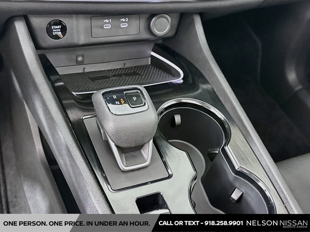 Certified 2025 Nissan Rogue SL w/ Tech Package AWD/4WD image 17