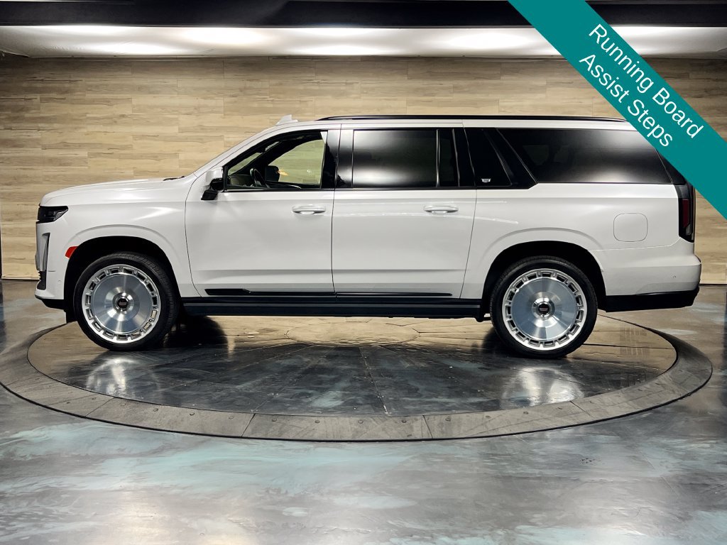 Used 2023 Cadillac Escalade ESV Sport w/ LPO, ONYX Package AWD/4WD image 23