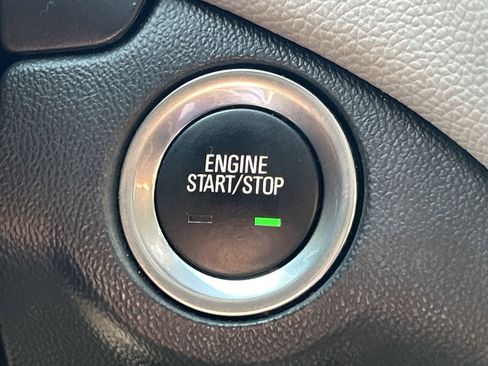 Used 2020 Chevrolet Equinox LT image 26