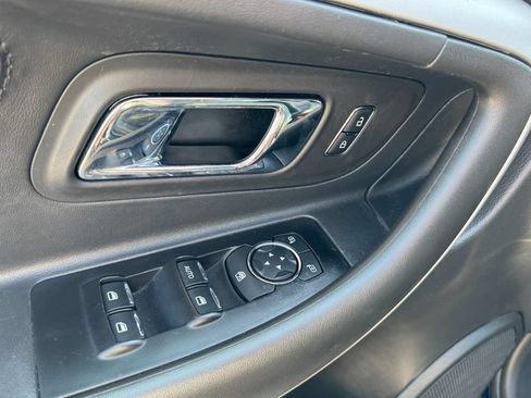 Used 2019 Ford Taurus SEL w/ Equipment Group 201A FWD image 16