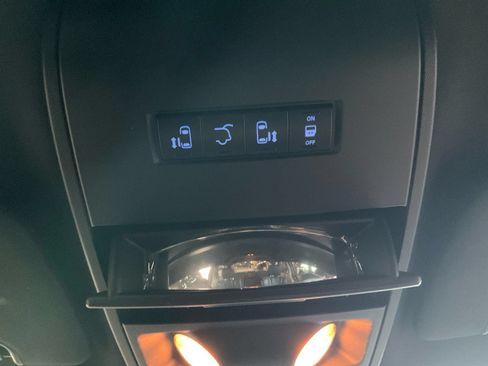 Used 2019 Dodge Grand Caravan SXT FWD image 32