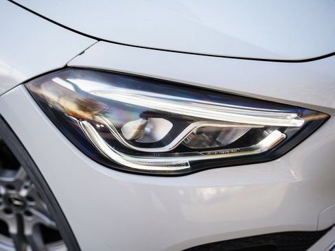 Used 2022 Mercedes-Benz GLA 250 4MATIC w/ Premium Package Lite image 7