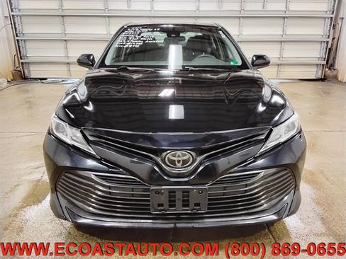 Used 2018 Toyota Camry LE image 7