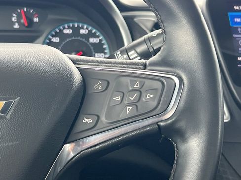 Used 2025 Chevrolet Malibu RS FWD image 32