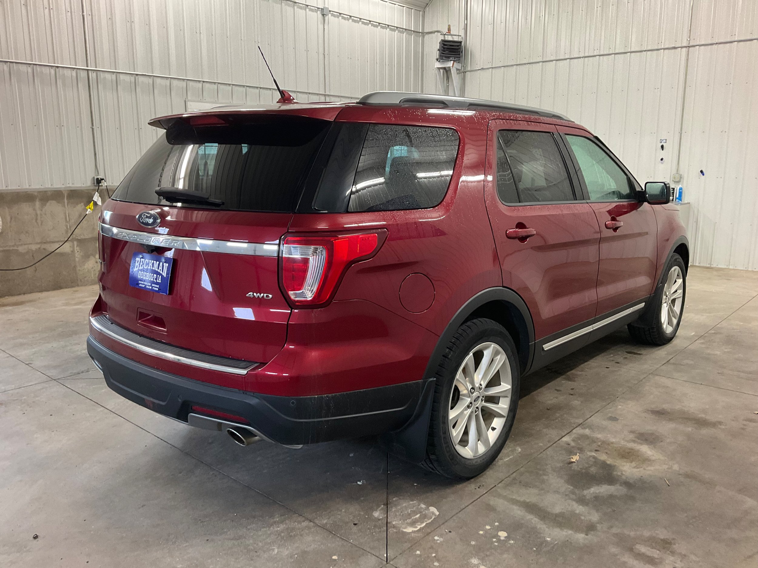 Used 2018 Ford Explorer XLT w/ Equipment Group 202A AWD/4WD image 5