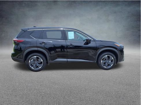 Used 2025 Nissan Rogue SV FWD image 9