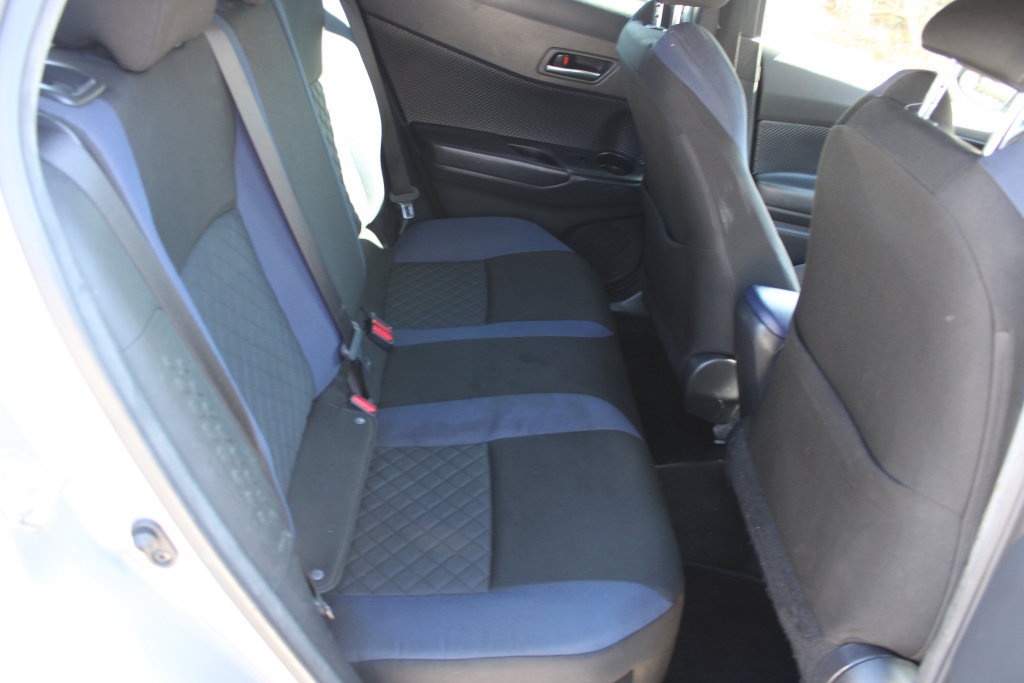 Used 2020 Toyota C-HR XLE FWD image 11