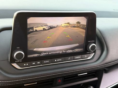 Certified 2025 Nissan Rogue SV FWD image 21