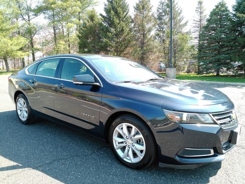 Certified 2017 Chevrolet Impala LT w/ Convenience Package image 2