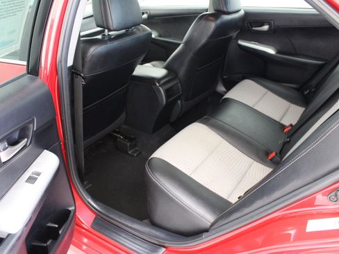 Used 2012 Toyota Camry SE FWD image 26