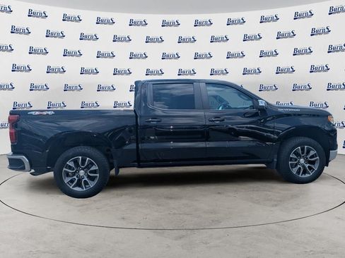 Used 2023 Chevrolet Silverado 1500 LT AWD/4WD image 2