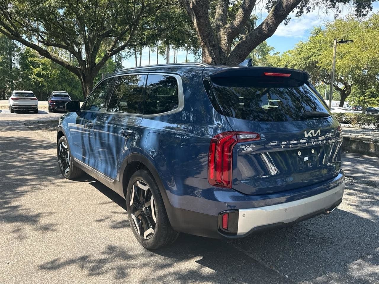 Used 2024 Kia Telluride S w/ S Sunroof Package FWD image 3