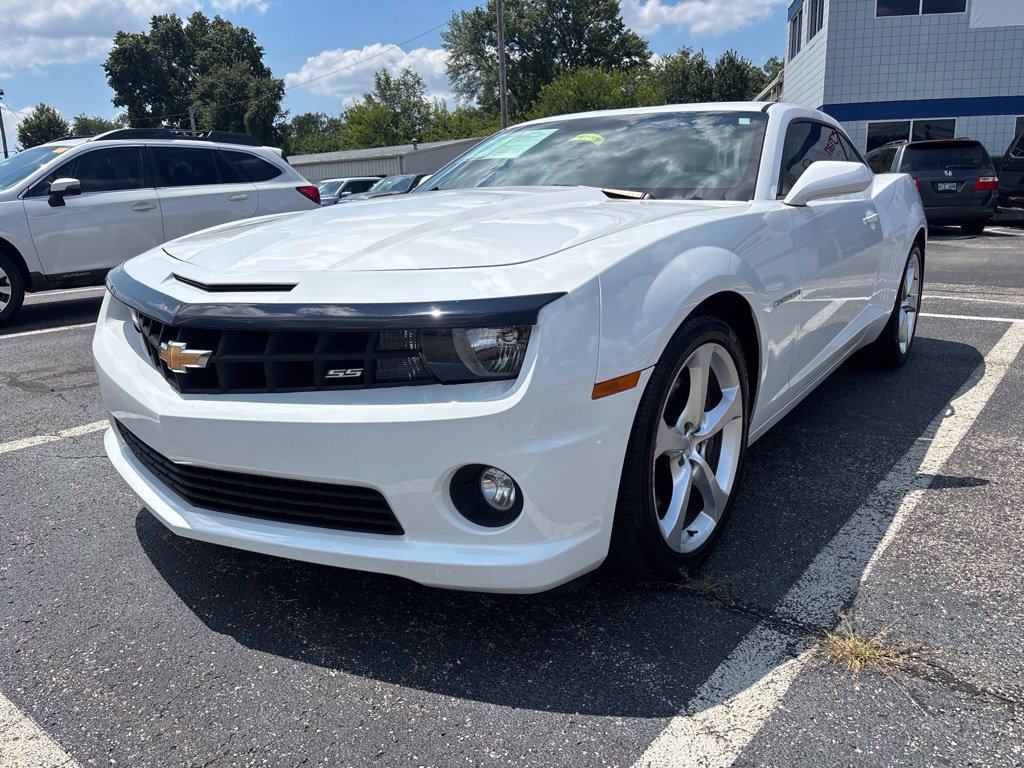 Used 2013 Chevrolet Camaro SS RWD image 3