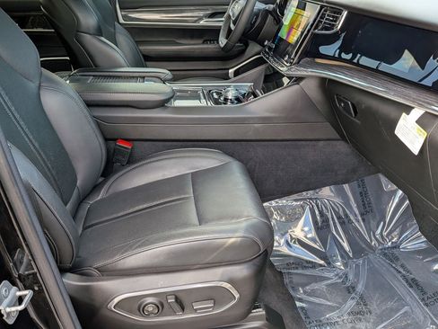 Used 2022 Jeep Wagoneer Series II w/ Premium Group I image 39