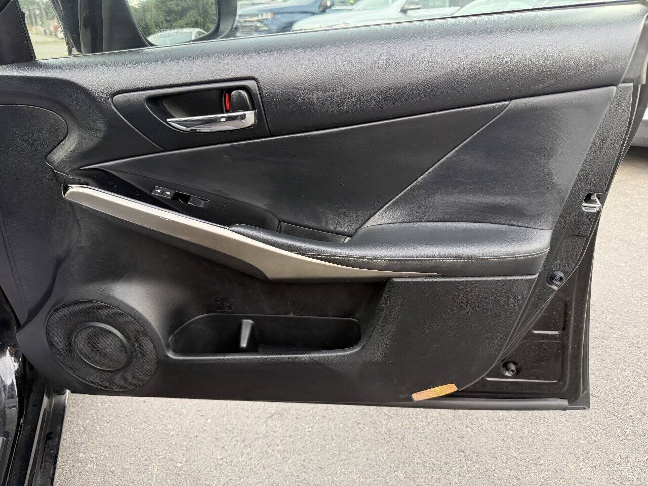Used 2016 Lexus IS 200t RWD image 21