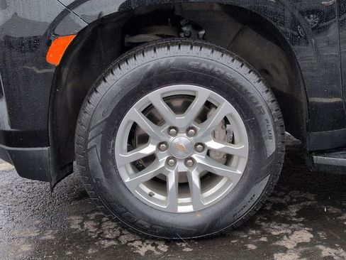 Used 2024 Chevrolet Suburban LT image 10