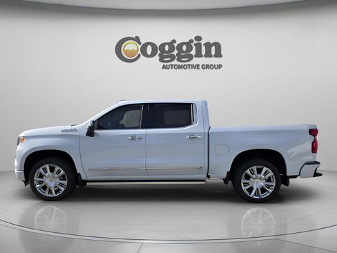 New 2026 Chevrolet Silverado 1500 High Country image 2