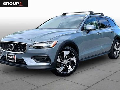 Used 2023 Volvo V60 B5 Cross Country Plus