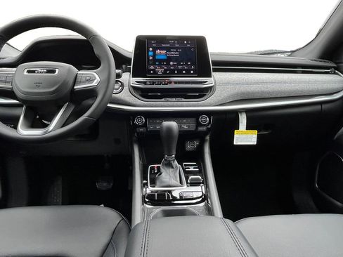 New 2026 Jeep Compass Latitude image 3