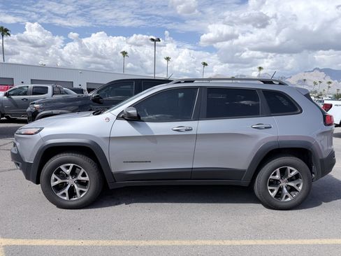 Used 2014 Jeep Cherokee Trailhawk w/ Comfort/Convenience Group AWD/4WD image 4