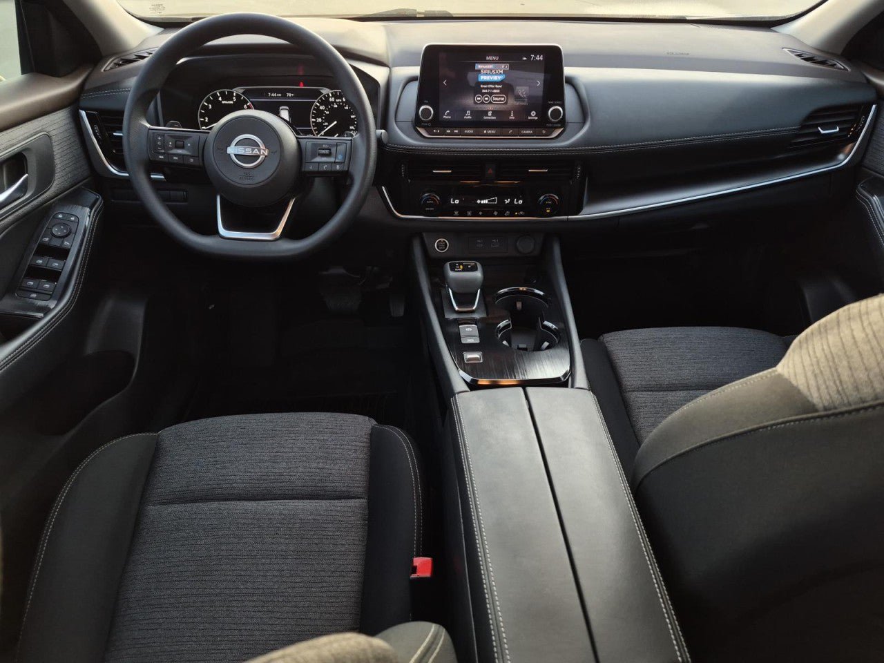 Used 2023 Nissan Rogue SV FWD image 15