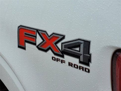 Used 2021 Ford F150 Lariat w/ Max Trailer Tow Package image 8