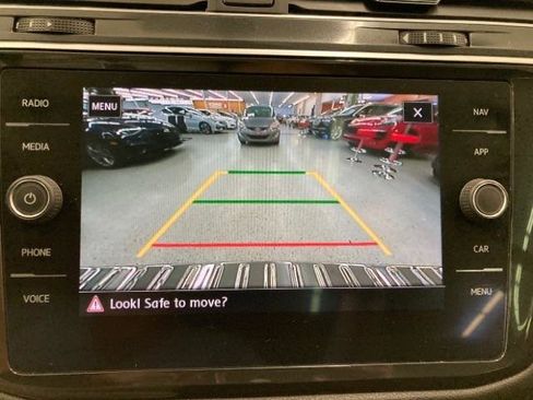 Used 2019 Volkswagen Tiguan SEL image 20
