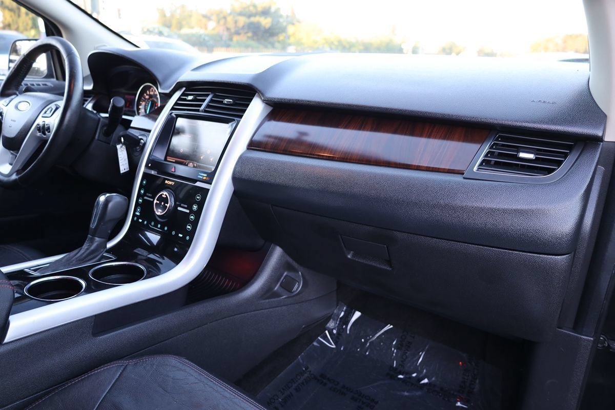 Used 2013 Ford Edge Limited FWD image 16