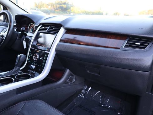 Used 2013 Ford Edge Limited FWD image 16