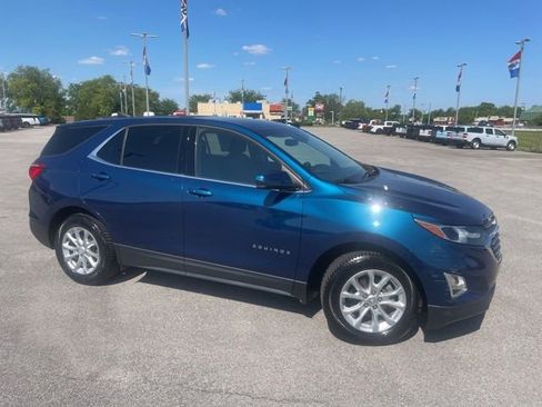 Used 2019 Chevrolet Equinox LT FWD image 2