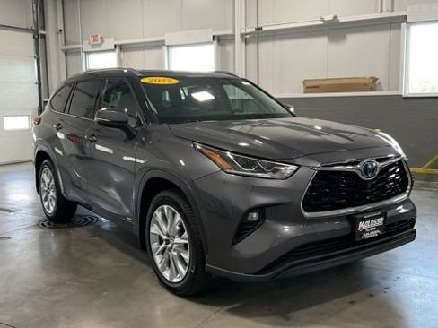 Used 2022 Toyota Highlander Limited AWD/4WD image 7