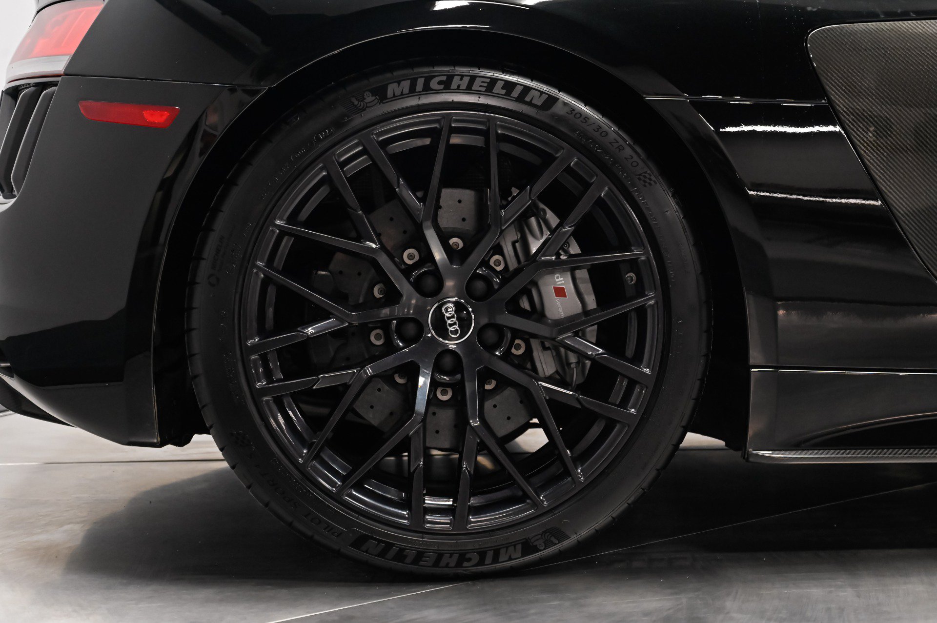 Used 2018 Audi R8 V10 plus AWD/4WD image 15
