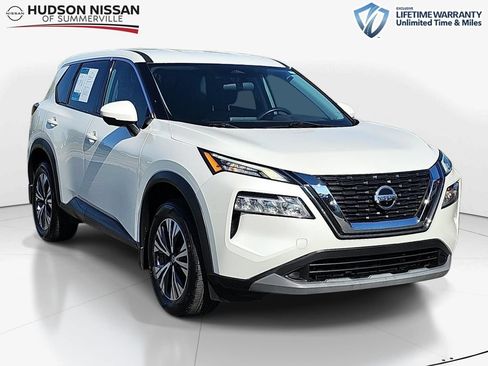 Used 2021 Nissan Rogue SV FWD image 1